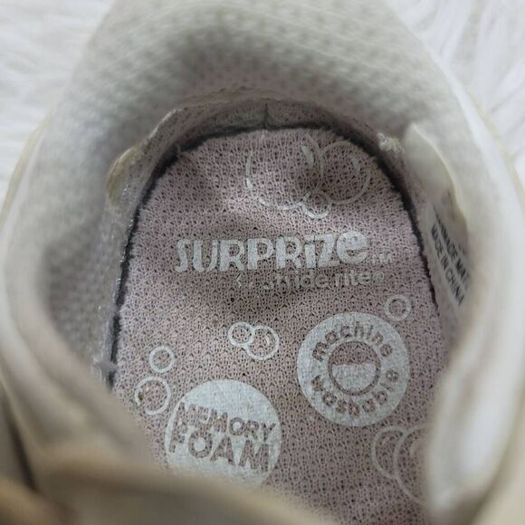 Stride Rite White and Pink Heart Baby Shoes - Picture 9 of 10